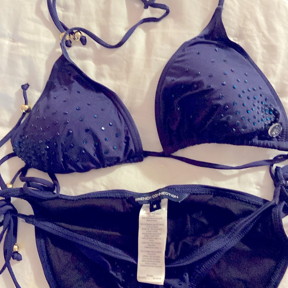 String Bikini - Picture 2 of 8